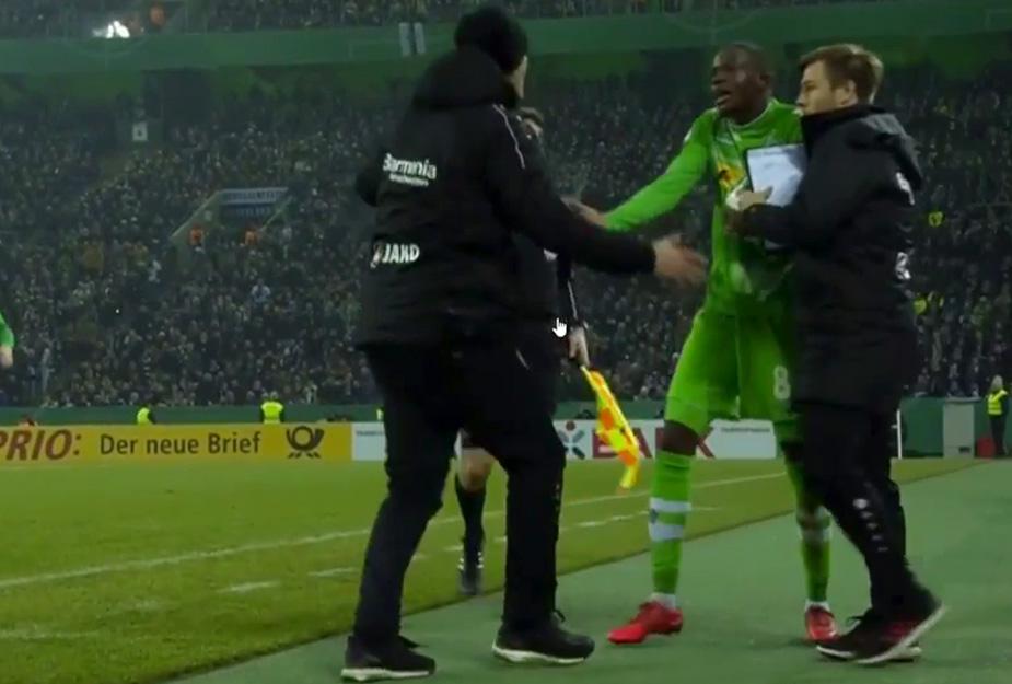  The embarrassing incident occurred during the DFB Cup clash at Monchengladbach