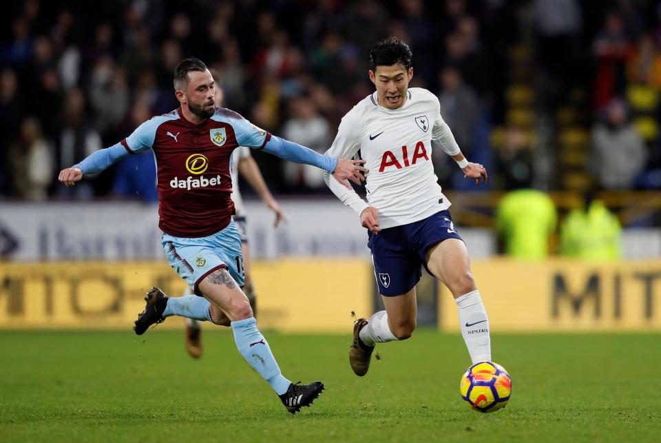  Steven Defour in action with Son Heung-min