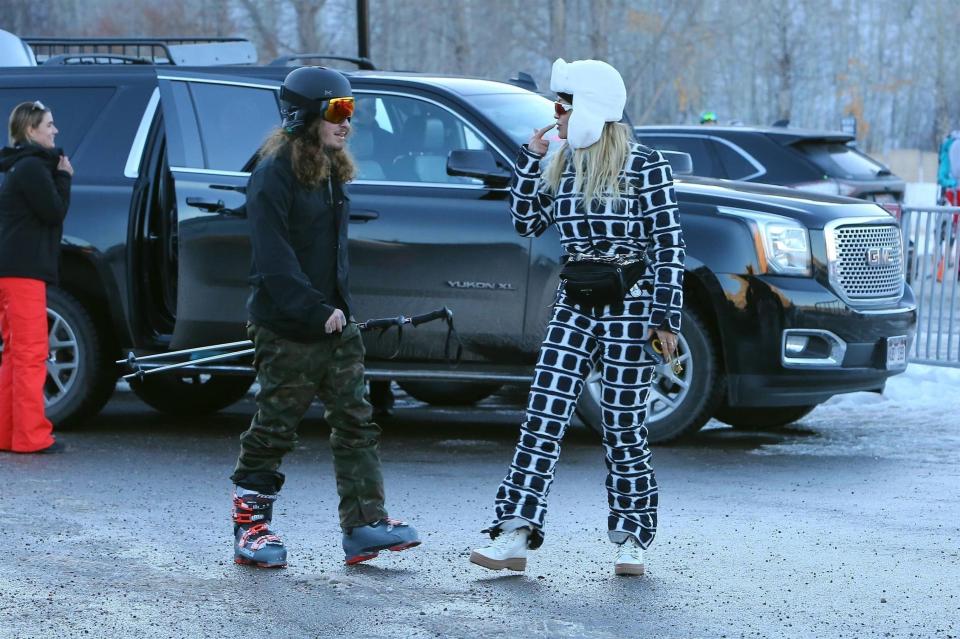  The pair were seen talking as they returned from a day on the slopes