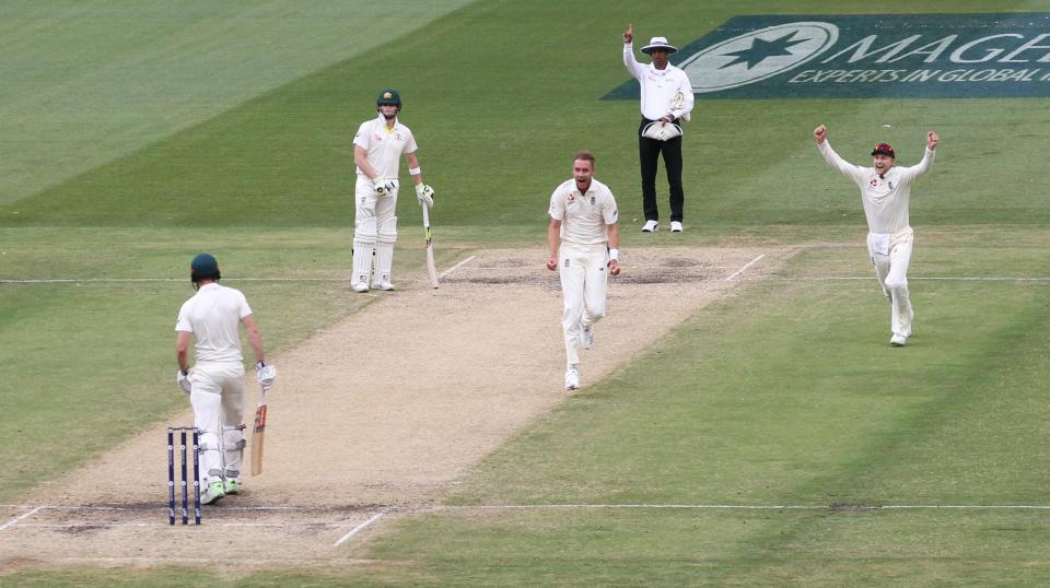  Stuart Broad dismissed Shaun Marsh on the stroke of lunch