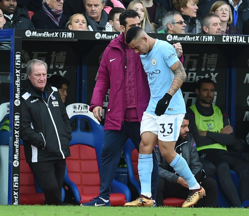  Gabriel Jesus leaves field after injury for Manchester City at Crystal Palace