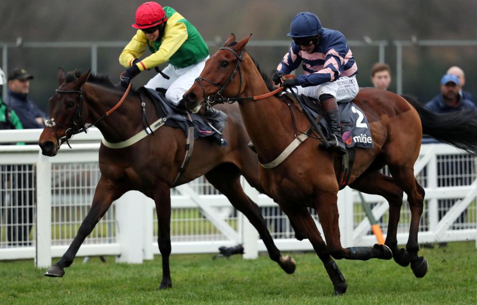  Benatar (right) gets the better of Finian's Oscar