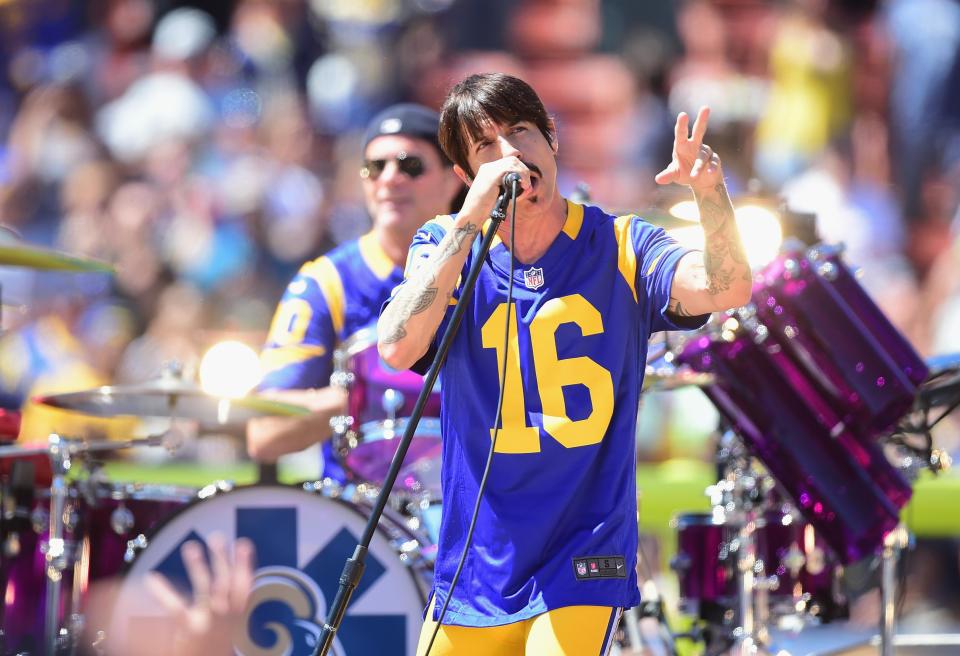  Red Hot Chili Peppers helped welcome the Rams back to Los Angeles in 2016