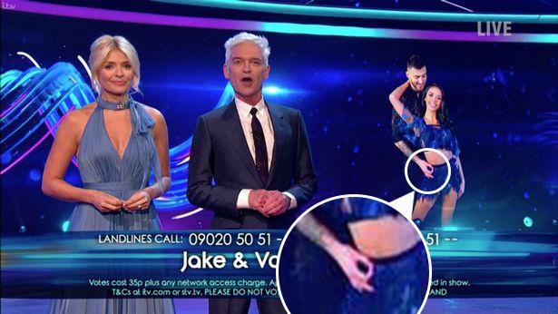  Jake Quickenden was spotted playing the Circle Game during the live show