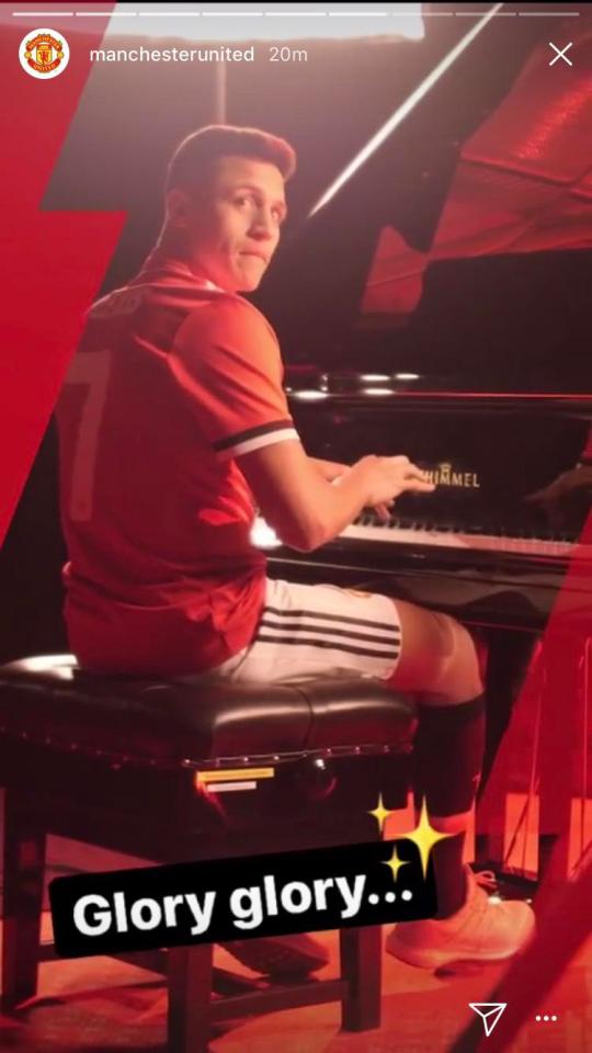  Manchester United announced the signing with Alexis Sanchez playing 'glory, glory Man United' on the piano