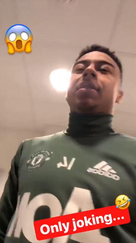  Manchester United midfielder Jesse Lingard pretended he was meeting Alexis Sanchez