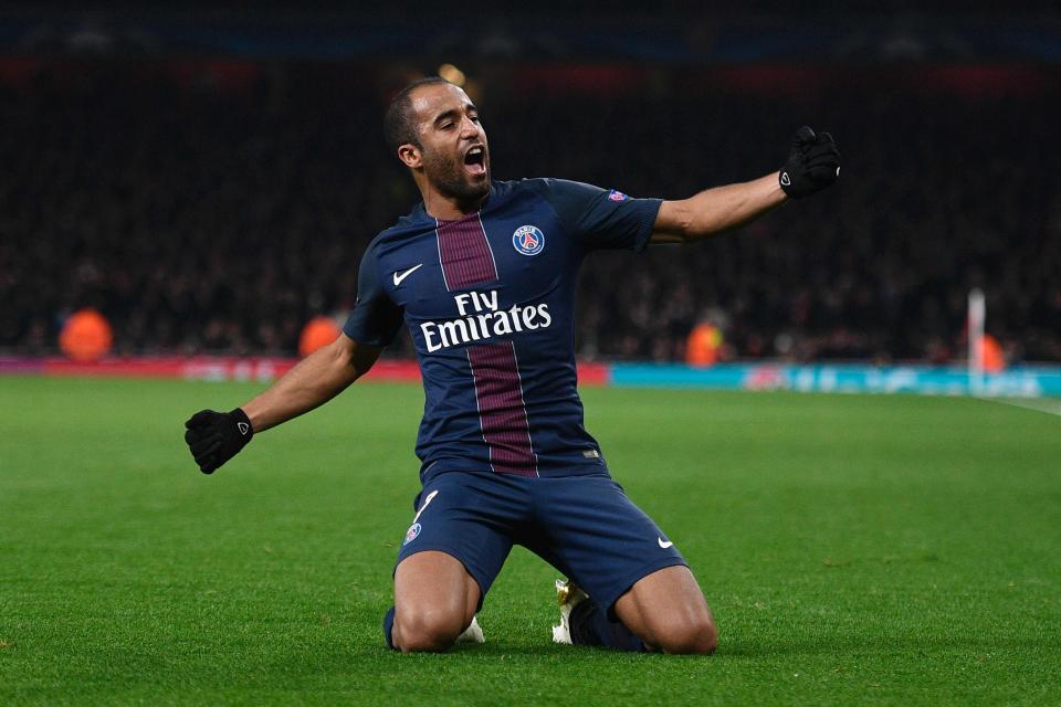  Moura has played 212 times for Paris Saint-Germain