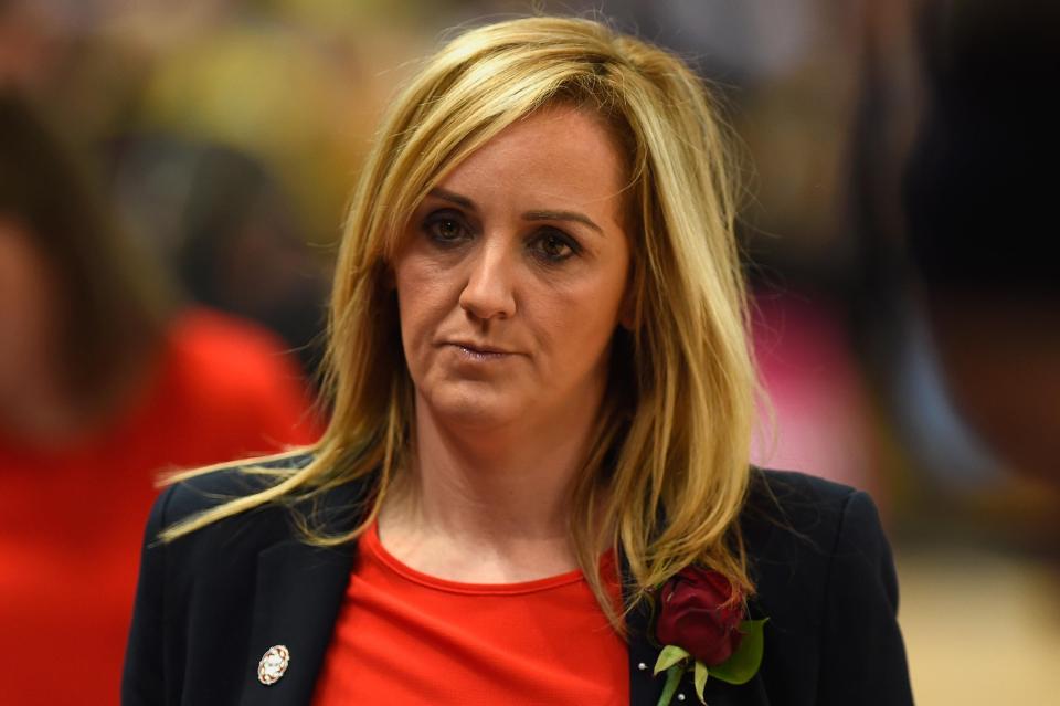  Tracey Neville used twitter to support her brother after he became under-fire for sexist tweets