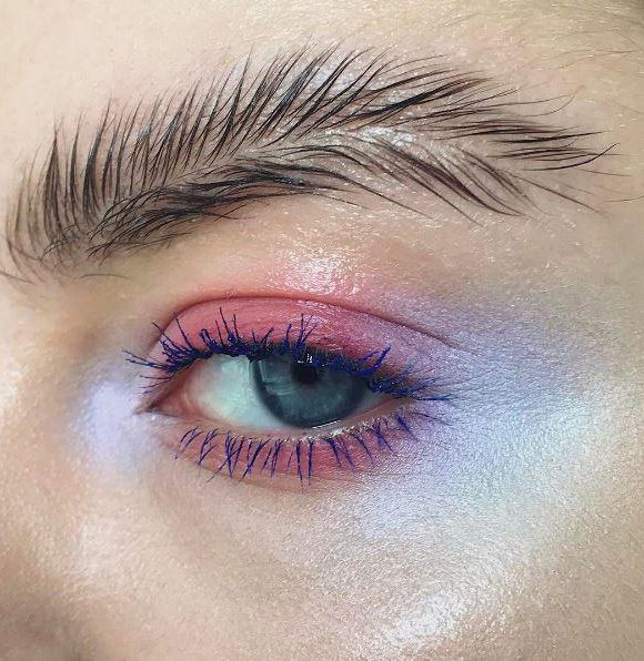  Feather brows were one trend that divided people's opinions