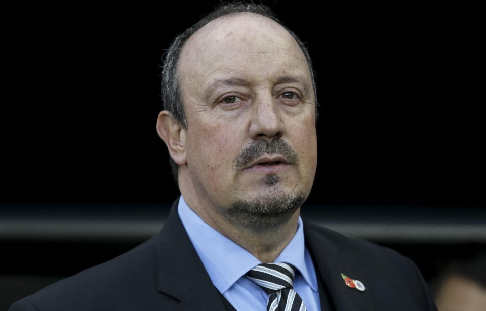  Rafa Benitez has been told he has to sell player before he can buy any new recruits