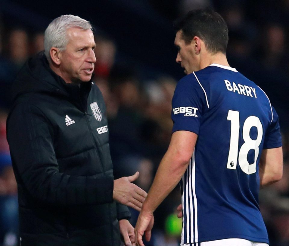  Alan Pardew hopes Gareth Barry can give useful tips on his old club Everton