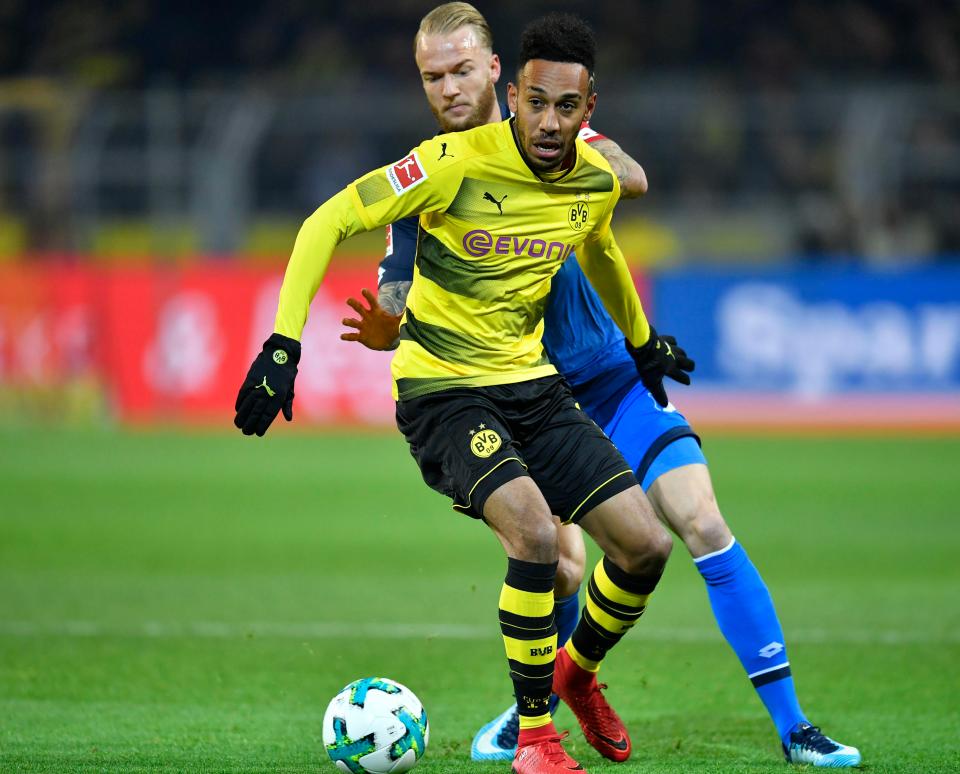  Arsenal hope to sign Borussia Dortmund striker Pierre-Emerick Aubameyang