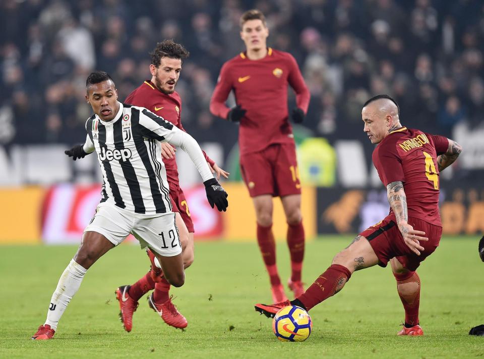  Alex Sandro had been a target of Manchester United and Chelsea