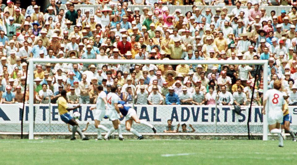  Gordon Banks produces his brilliant stopp to deny Pele in Mexico 1970