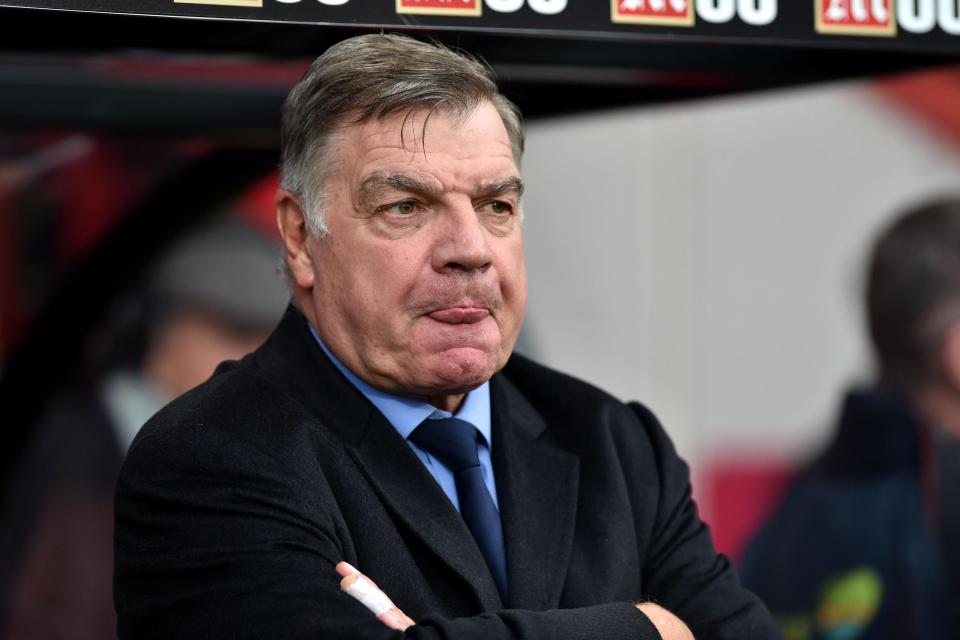  Sam Allardyce looks to have secured a move for Theo Walcott