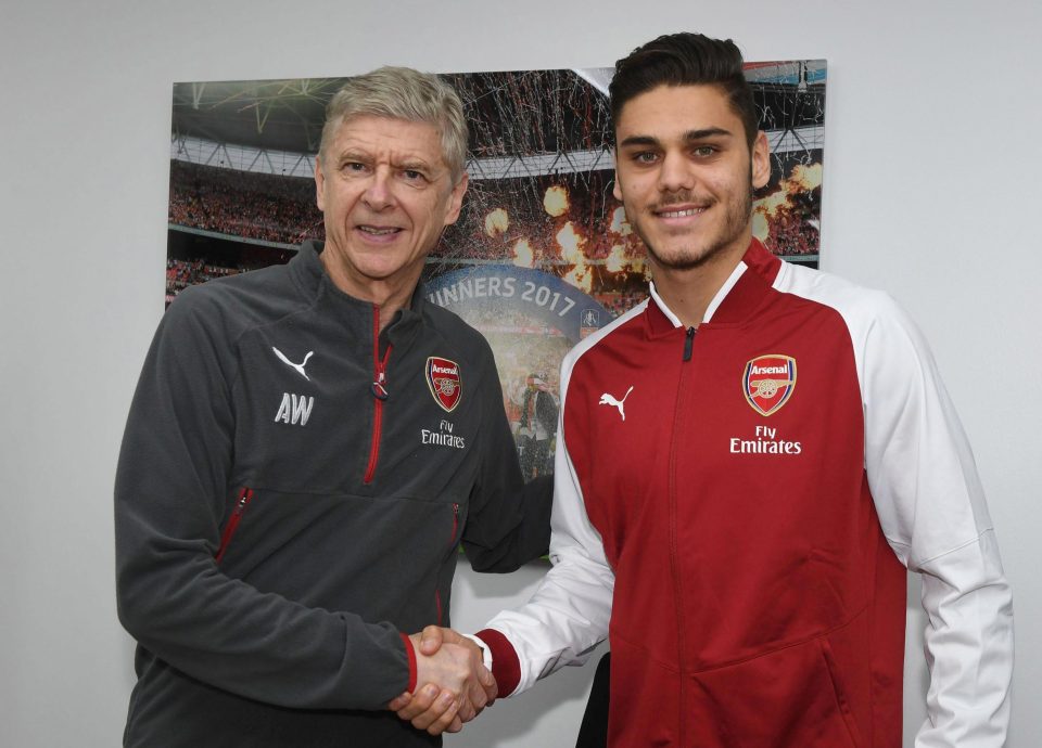  Mavropanos posing with Gunners boss Wenger