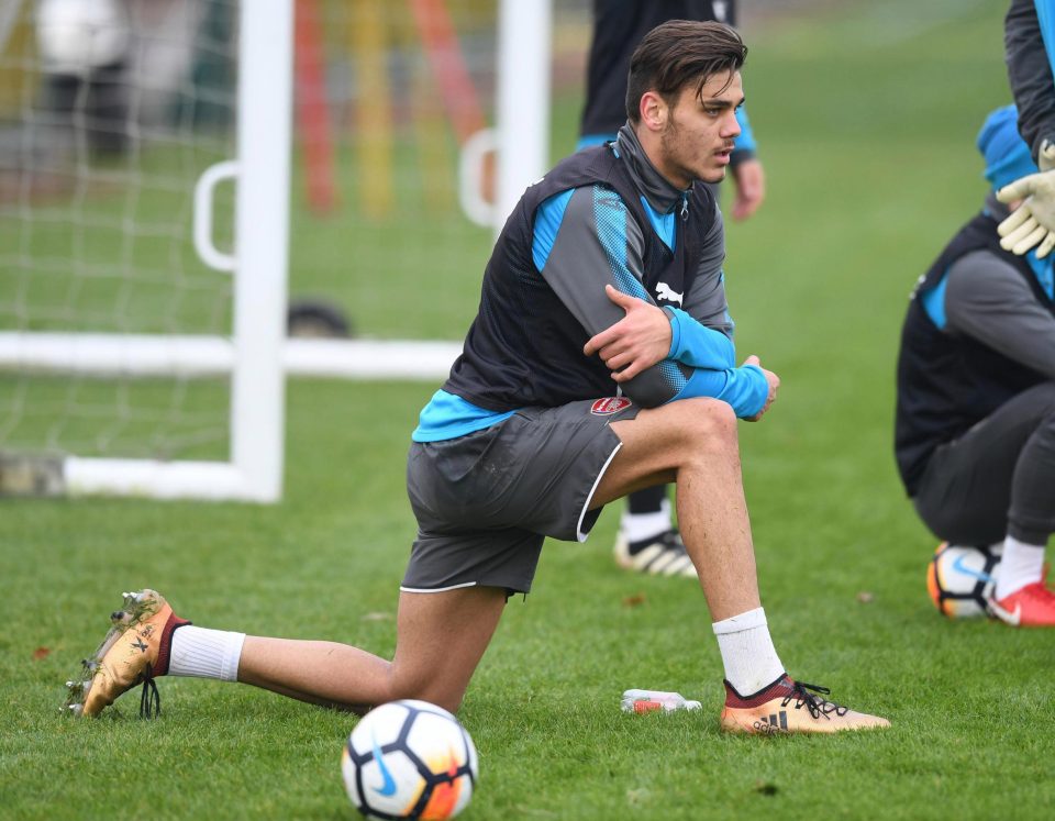  Arsenal new signing Konstantinos Mavropanos takes part in training