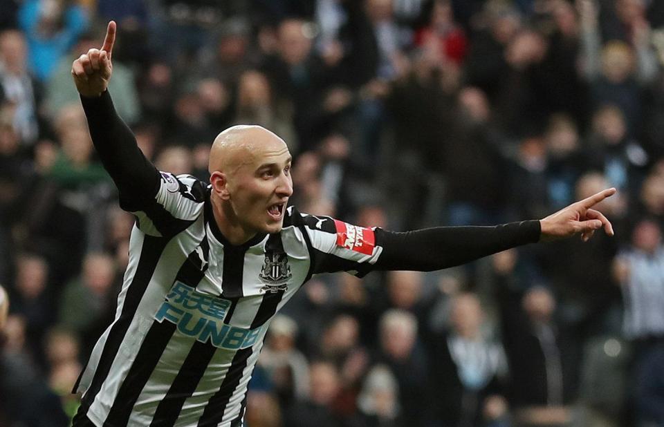  The Spaniard definitely wants to hang onto Jonjo Shelvey