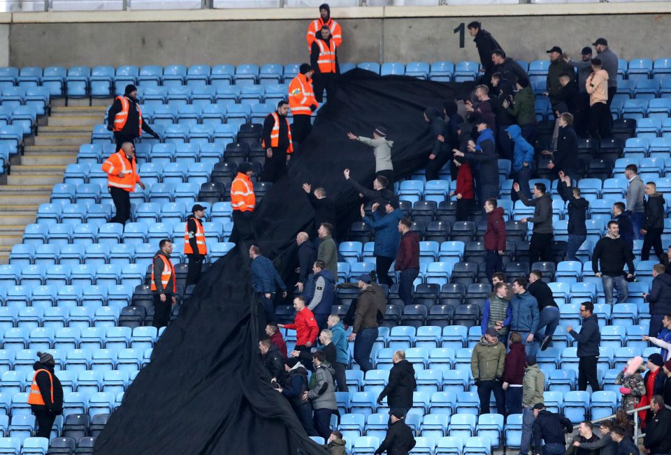  A number of home fans then proceeded to make an attempt to confront the visiting contingent