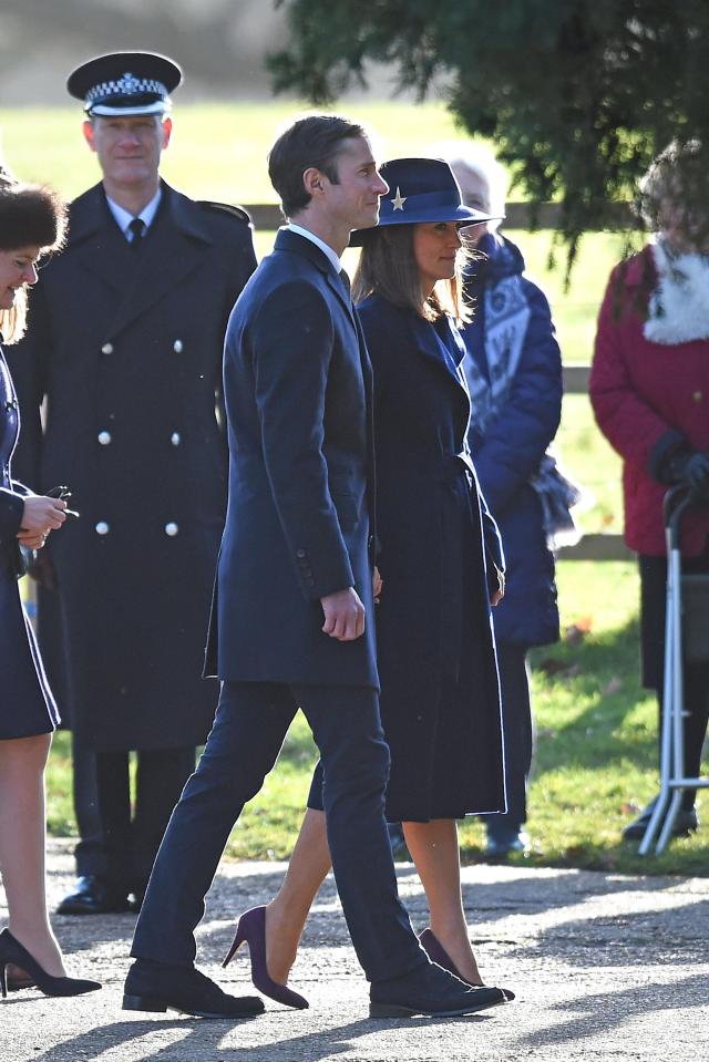  Pippa Mathews and hubby James wore matching blue outfits at the Epiphany service today