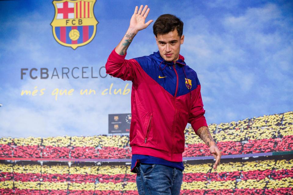  Philippe Coutinho was congratulated by several footballers after completing Barcelona move