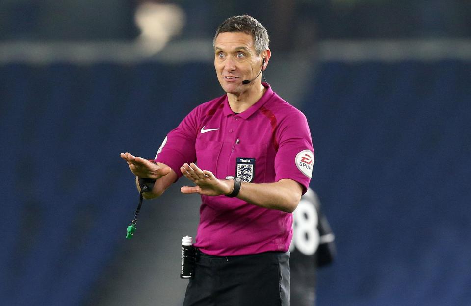  Andre Marriner was in communication throughout the game with Neil Swarbrick