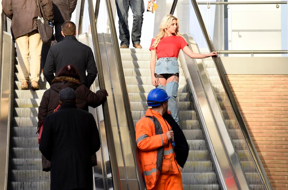  Annabel said she did feel a lot of eyes on her when she went on the escalator