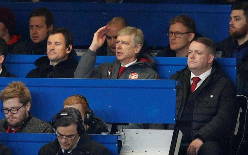  Arsene Wenger has problems with injuries in defence