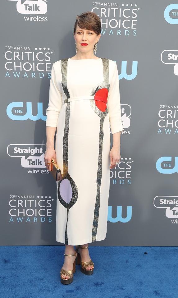  Leftovers star Carrie Coon looked stylish in a white gown with red detailing