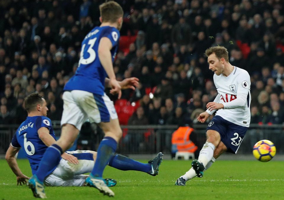  Eriksen slams in Tottenham's fourth goal against Everton