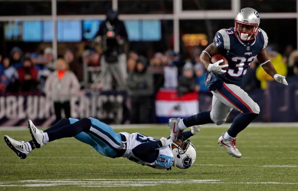  Dion Lewis was at his elusive best for the Patriots on Saturday night