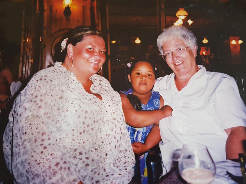  Jane with her mum Ann and daughter Elena who both joined Slimming World with her