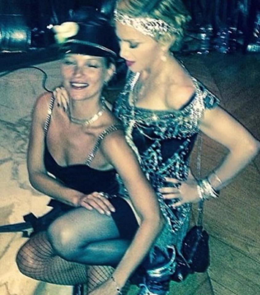  Kate Moss poses for a sexy selfie with pal on Instagram