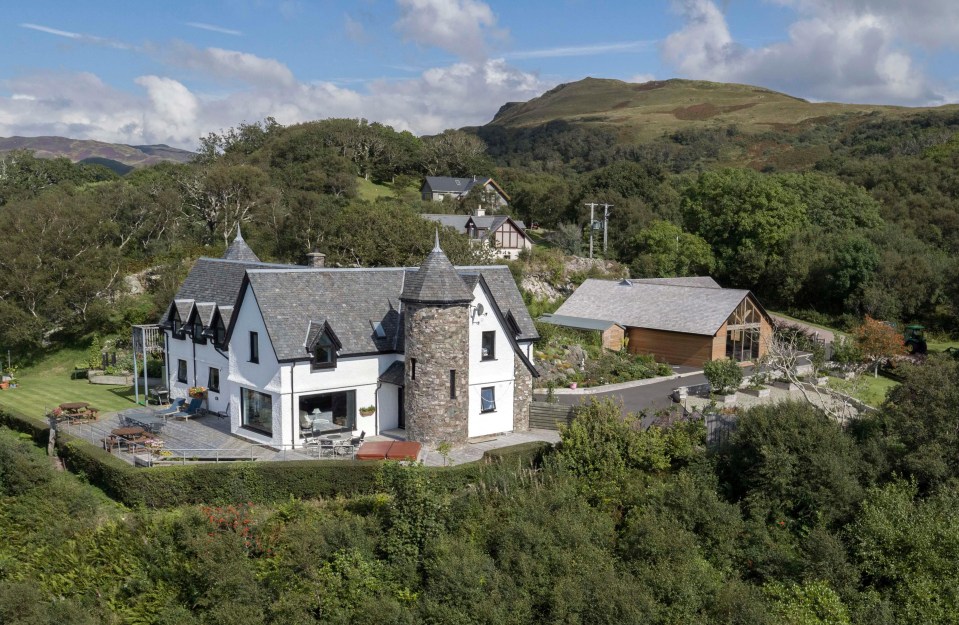 The beautiful house sits in Scotland’s gateway to the Isles and has a large garden with a spacious patio area