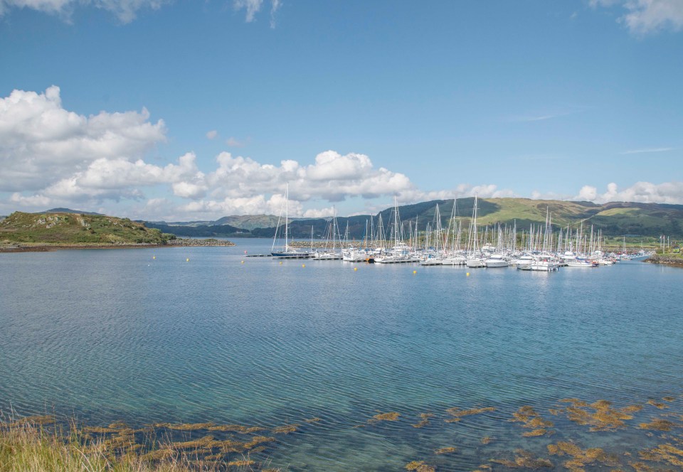 Dubbed Scotland’s ‘gateway to the isles’, Corrie House is perfectly placed for sailing enthusiasts to enjoy much of the west coast from either the Craobh Haven marina or Kilmelford