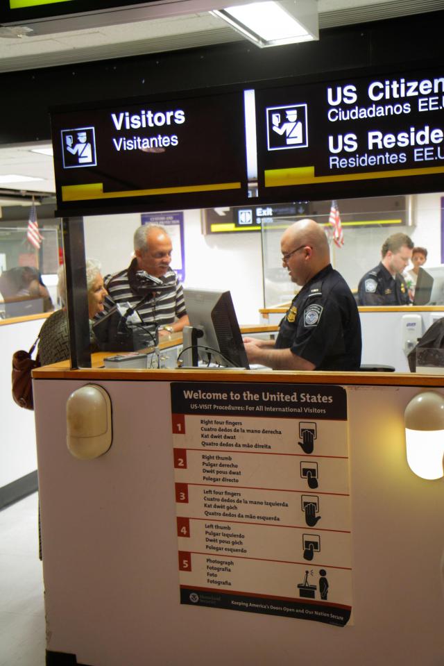  US officials have been given the right to search travellers' laptops and phones