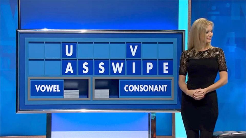  What an awkward moment for the Countdown presenters