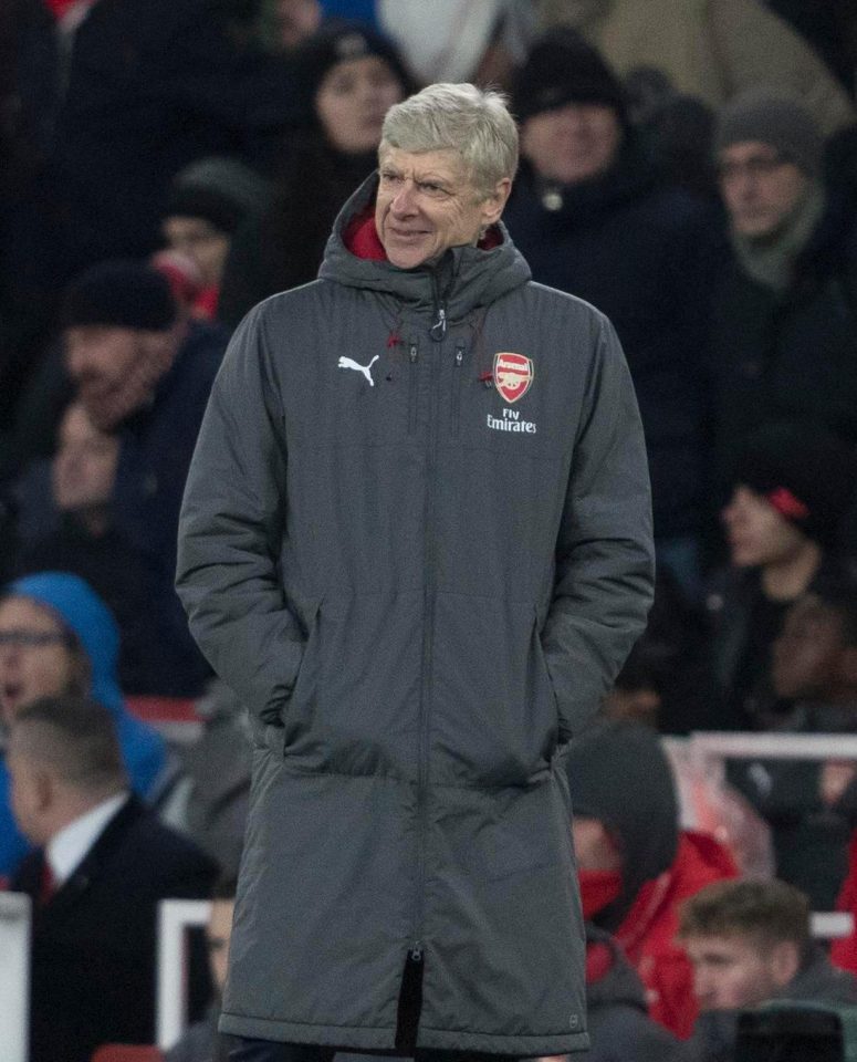  Arsene Wenger is chasing at least two players this window