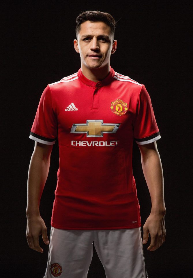  Sanchez finally secured his move to Manchester United on Monday