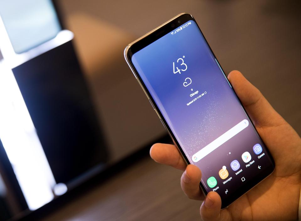  The Samsung Galaxy S9 will be the iPhone X's biggest rival