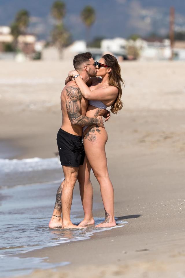  Jess Shears and Dom Lever packed on the PDA on their beach holiday in California