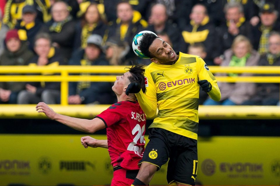  Aubameyang returned to action in front of a frosty crowd as rumours of an exit heat up