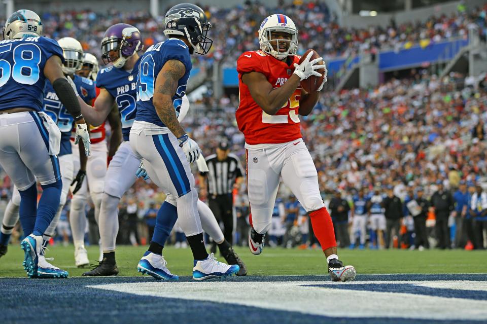  LeSean McCoy goes over for an AFC touchdown in Orlando