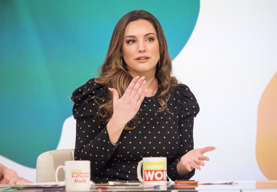  Kelly defended the darts girls during an appearance on Loose Women