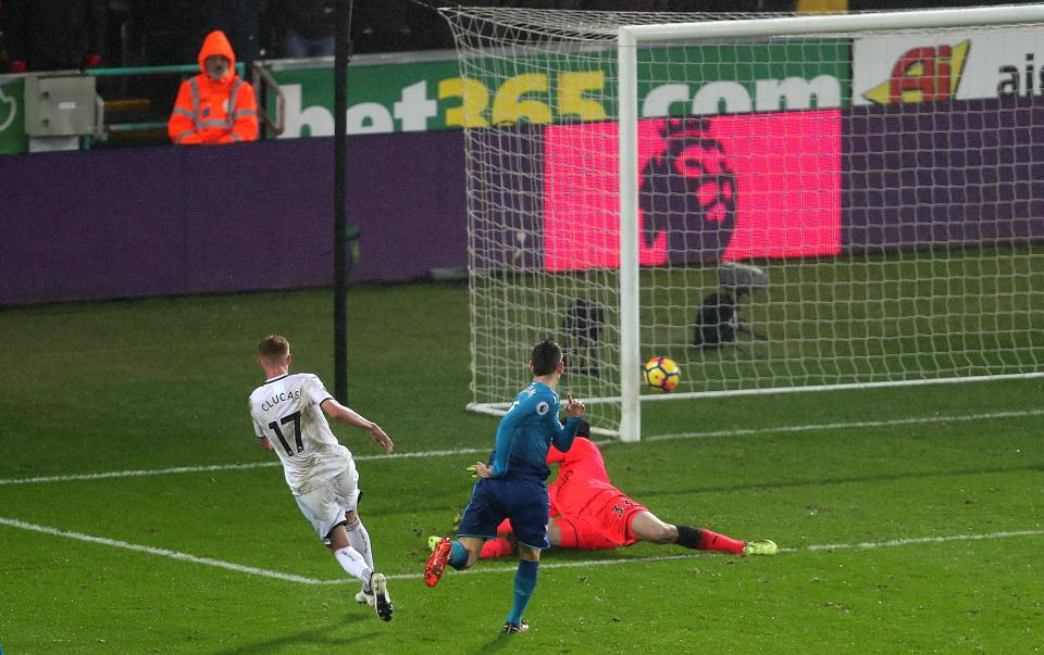  Clucas fired home to level for Swansea before half-time