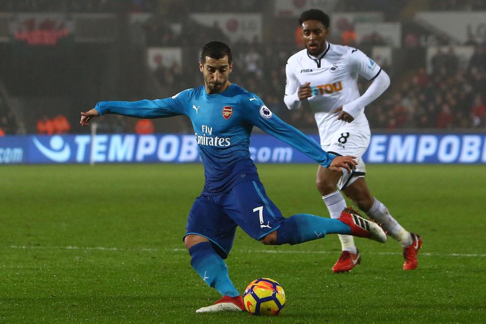  Henrikh Mkhitaryan came on to make his Arsenal debut