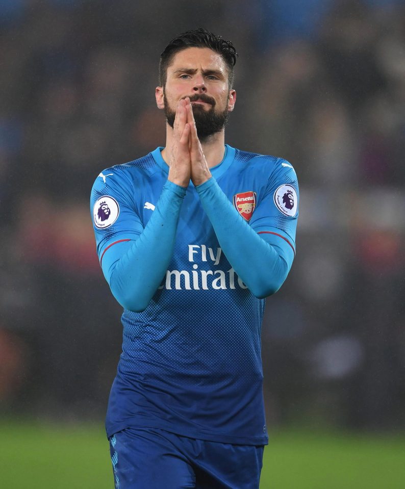  Olivier Giroud has linked up with Chelsea to undergo a medical before making the move from Arsenal