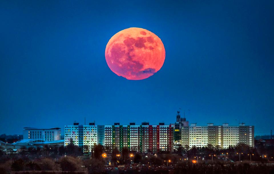  The incredible spectacle lit up the skies over Hull but the UK was not treated to the full majesty of a Super Blue Blood moon