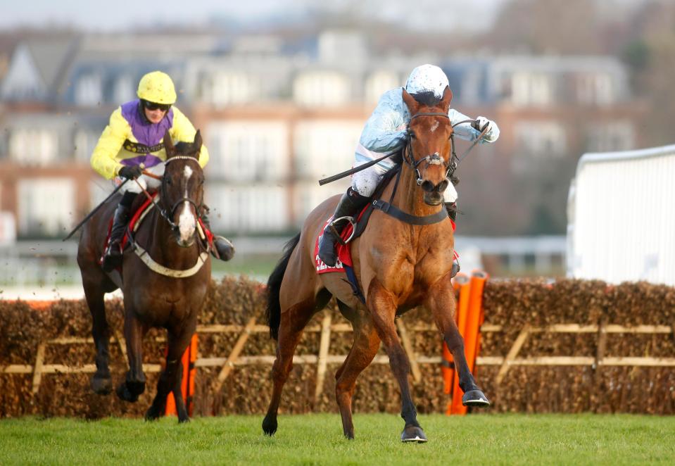  Kalashnikov (left) finished second in the Grade 1 Tolworth Hurdle