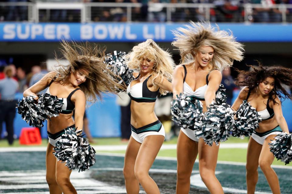  The Philadelphia Eagles cheerleaders perform at US Bank Stadium